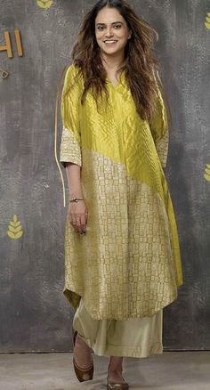 Kurta Neck Design, Cotton Kurti Designs, Kurti Neck Designs, Kurti Designs Party Wear, Kurta Designs Women, Designer Party Wear Dresses, Designer Dresses Casual, Boutique Dress Designs