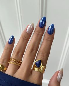 snowflakes and deep blue chrome for winter ❄️💙🌨️🫐⛸️✨ rings from @monicavinader #nails #nailspo #nailart #winternails #chromenails #snowflakenails #holidaynails #festivenails #christmas #naildesign #nailsofinstagram Christmas Nail Chrome, Navy Blue Nails With Snowflakes, Winter Nails White And Blue, Blue Chrome Christmas Nails, Blue Nails With Snowflakes Design, Christmas Nail Ideas Blue, Snowflake Blue Nails, Christmas Nails With Chrome, Chrome Nails Winter