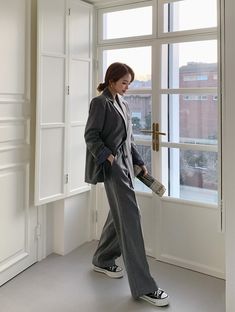 Grey Suit Jacket And Pants Set | Lisa - Blackpink L Winter Workwear Pantsuit With Long Sleeves, Long Sleeve Winter Workwear Pantsuit, Long Sleeve Pantsuit For Winter Workwear, Trendy Fall Workwear Pantsuit, Trendy Fall Pantsuit For Workwear, Casual Winter Office Suits, Spring Gray Suit For Work, Spring Gray Suits For Workwear, Casual Fall Suit With Pockets