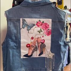 100% Denim Chic Denim Vest With Pockets, Trendy Denim Vest For Spring, Trendy Denim Blue Denim Vest For Spring, Trendy Cotton Denim Vest For Spring, Trendy Denim Blue Vest For Spring, Spring Dark Wash Recycled Denim Jacket, Trendy Denim Jacket For Day Out, Trendy Denim Blue Denim Jacket, Chic Denim Blue Cotton Denim Jacket