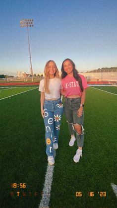 Senior Jean Ideas High Schools, Pink Senior Jeans Painted, Senior Sunrise Pants Ideas, Senior Jeans Orange And Blue, Painted Jeans School Spirit Freshman, Senior Jeans Ideas, First Day Of Senior Year Outfit