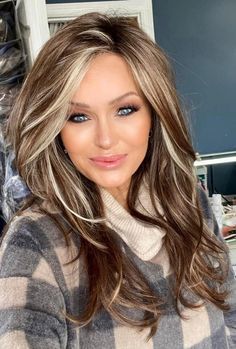 Summer Hair Highlights For Brunettes, Hair Highlights And Lowlights, Greasy Hair, Highlights For Brunettes, Summer Hair Highlights, Summer Balayage, Beach Hairstyles For Long Hair, Brown Hair With Blonde Highlights, Caramel Highlights