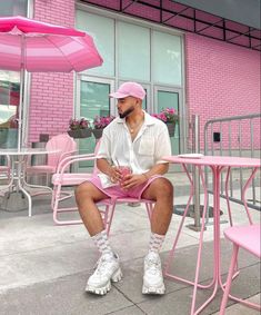 Pink Button Up Men Outfit, Mens Pink Shorts Outfit, Mens Pink Shoes Outfit, Gov Ball Outfits Men, Men Pink And White Outfit, Men Hot Pink Outfit, Pink Concert Outfit Men, Miami Guy Outfits, Nicki Minaj Concert Outfit Men