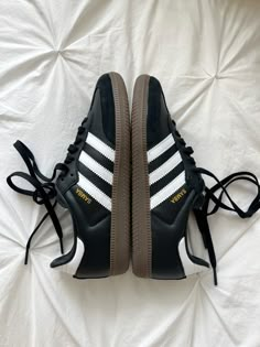 #adidas #samba #black #adidasshoeswomen #outfits #shoes #cleangirl #cleangirlaesthetic #outfitinspo #blackshoes #adidassambas #outfitinsposummer Samba Adidas Black, Black Adidas Shoes Women, Adidas Samba Black Outfit, Black Samba Outfit, Black Samba Adidas, Black Samba Adidas Outfit, Black Adidas Samba, Black Adidas Sambas, Black Sambas