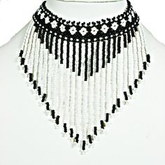 Vintage black and white glass seed bead fringe necklace. the neck measures 13 inches around in length. Boho Hippie Style, Bead Fringe, Vintage Choker, Fringe Necklace, Boho Accessories, Festival Jewelry, White Necklace, Beaded Fringe, Beaded Choker