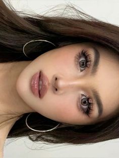 Cutest Makeup Looks, Douyin Glam Makeup, Makeup Tanned Skin, Earth Tone Makeup Looks, Douyin Make Up, Vietnamese Makeup, Cool Tone Makeup Looks, Make Up Brown Eyes, Makeup Ala Korea