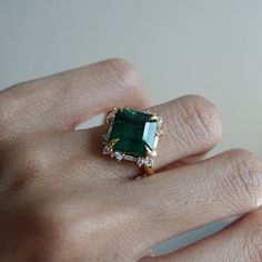 Antique Emerald Ring Vintage, Emerald Gold Rings, Antique Emerald Ring, Vintage Jewelry Rings, Emerald Ring Vintage, Emerald Rings, Emerald Diamond Ring, Magical Jewelry, Baguette Diamonds