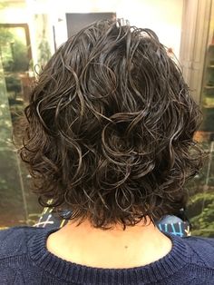 Perm Hair Men, Long Curly Hair Men, Men's Curly Hairstyles, Really Curly Hair, Mens Haircuts Short Hair, Men Haircut Curly Hair, Shot Hair Styles, Corte De Cabelo Masculino, Hair And Beauty Salon