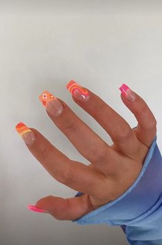 Nail Inspiration Preppy, Pink Spring Nails Acrylic, Nails In August, Pink Orange Blue Nails, Acrylic Nails Ideas Spring, Aesthetic Nails For Summer, Short Nails Ideas Spring, Preppy Nails Summer, Florida Nails Designs