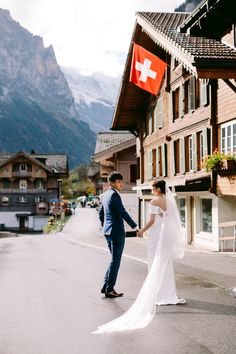 Engagement and prewedding photography in Switzerland Switzerland Prewedding, Honeymoon Scene, Honeymoon Fashion, Switzerland Wedding, Honeymoon Photography, Story Wedding, Love Story Wedding, Wedding Honeymoon, Romantic Scenes