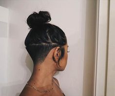 Nape Undercut Curly Hair, Best Undercut Hairstyles, Undercut Hair Designs, Undercut Hairstyles Women, Undercut Long Hair, Undercut Designs, Undercut Styles, Shaved Hair Designs, Nape Undercut