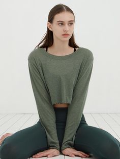 Composition : Polyester 85% + polyurethane 15%Color : GREEN_FreeCountry of Origin : KOREA Green Athleisure Tops For Everyday, Yoga Outfit, Yoga Activewear, Yoga Women, Yoga Clothes, Pilates, Active Wear, Composition, Yoga