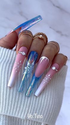 26 Glittering New Year Nail Art Designs 2024 | New Years Nails Christmas Nail Art Tutorial, Nail Decoration Ideas, Nail Designs Bling, New Years Nails, Nails Art Designs, Holiday Nail Designs, Stylish Nails Designs, Matte Nails Design, Nails Design With Rhinestones