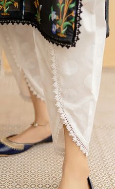 Shalwar Design, Women Trousers Design, Indian Gown, Lehenga Dress, Tulip Pants, Western Glam, Blouse Indian, Womens Pants Design, Thermo Leggings