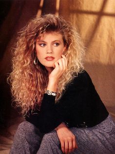 Perm 80’s Hair, 80's Hairstyle, 1980s Hair, Look 80s, High Ponytail Hairstyles, Short Shag Hairstyles, Fest Outfits, Super Hair