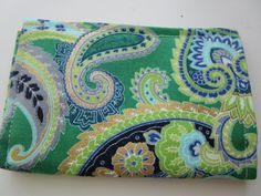 "Choose from 2 different Paisleys bi-fold Wallets. When folded this slim wallet is approximately 4\" x 2 .75\". Sewn with interfacing to provide structure and durability. The wallet has a pocket on each side that will easily hold 5-6 cards per side. Use them for a Tea Holder Gifts, credit cards Wallet, Gift Card Holders, Travel wallet, or a Business Card Holder. It will fit nicely in the back pocket of your jeans. The wallet will hold about a dozen credit cards. Each one is lovingly handmade. Pa Green Coin Purse With Zipper, Wallet Gift Card, Tea Holder, Gift Card Holders, Womens Wallet, Paisley Fabric, Travel Wallet, Wallet Pattern, Credit Card Wallet