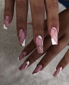 Fancy Summer Nails, Summer Elegant Nails, Nude Pink Nails With Design, Nude Design Nails, Nude Acrylic Nails With Design, Nude And Pink Nails, Summer Nude Nails, Fancy Acrylic Nails, Nude Summer Nails