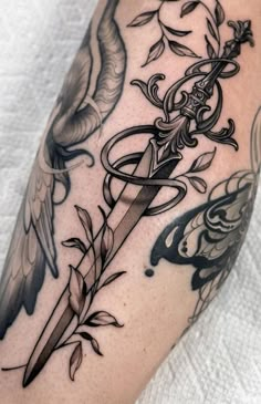 Feminine Dagger Tattoo, Dagger Tattoos, Traditional Dagger Tattoo, Dark Feminine Tattoos, Tato Tradisional, Tattoo Dark, Tattoo Reference, Witch Tattoo