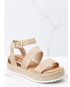 Cute Platforms, Platforms Sandals, Heel Sandals Outfit, Sandals Outfit, Studded Heels, Flatform Sandals, Cute Sandals, Buy Shoes, High Heel Sandals