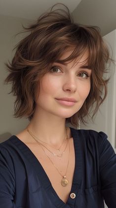 Interview Hairstyles, Short Hair Haircuts, Short Hair With Layers, Hair Pictures, Layered Hair, Womens Haircuts, Fine Hair, Wavy Hair, Bob Hairstyles