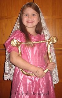 Saints Costumes for girls! Saints For Kids, St Cecilia, Santa Cecilia, Diy Kostüm