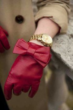 Lady Bedroom, Outfit Essentials, Evening Dress Long, London Fashion Week Street Style, Red Gloves, Street Style Shoes, Popsugar Fashion, Leather Bow, Leather Bows