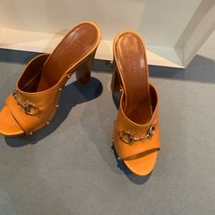 Size 8 , Never Worn Gucci Brown Summer Heels, Brown Gucci Heels For Summer, Gucci Formal Summer Mules, Summer Formal Gucci Mules, Gucci Mules With Horsebit Detail, Round Toe, Gucci High Heel Mules With Branded Heel Counter, Gucci Designer High Heel Mules, Gucci Elegant High Heel Mules, Elegant Gucci High Heel Mules