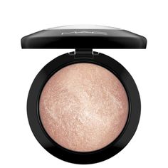 M·A·C Mineralize Skinfinish Soft and Gentle - Pó Iluminador 10g Face Shape Chart, Highlighter For Dark Skin, Haircut For Face Shape, Diamond Face Shape, Heart Face Shape, It Goes On, Contouring And Highlighting, Brow Gel, Makeup Reviews