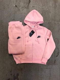 Nike Sweatsuit, Cute Nike Outfits, Nike Tracksuit, Cute Lazy Outfits, Pink Nike, Lazy Outfits, Sporty Outfits, Dope Outfits, Swag Outfits