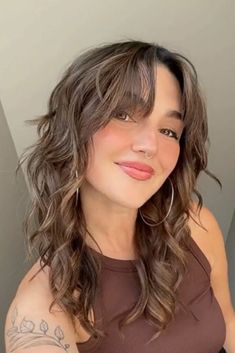 Shaggy Womens Hair, Shaggy Haircut Thick Wavy Hair, Shag With Wavy Hair, Layered Hair Face Framing Layers, Side Bangs Shag, Medium Wavy Shag Haircuts, Shoulder Length Wavy Shag, Shag Hairstyles Wavy Hair, Haïr Cuts For Wavy Hair Girl