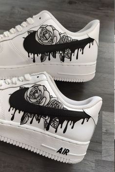 Air Force Noir, Nike Shoes Women Fashion, Custom Sneakers Diy, Custom Shoes Diy, Diy Sneakers, Painted Sneakers, Nike Fashion Shoes, Custom Kicks, Preppy Shoes