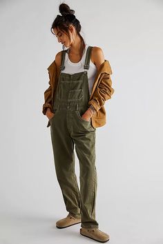 We The Free Ziggy Denim Overalls | Free People Green Overalls Outfits, Overalls Outfits, Green Overalls, Overall Outfit, Overalls Outfit, Overalls Women, Mode Inspo, Denim Overalls, Pocket Detail