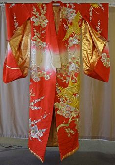 Japanese Wedding Kimono, Japanese Wedding, Wedding Kimono, Ballet Fashion, Gold Line, Silk Kimono, Southwestern Style, Red Silk, Womens Robes