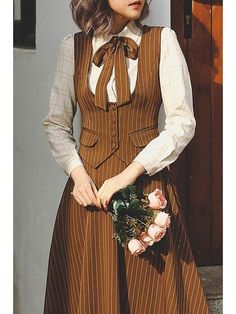 Office Outfits Women, Classic Brown, England Fashion, Jacket Vest, Women Formals