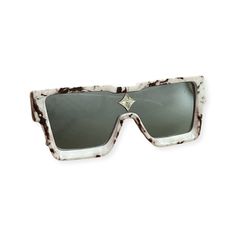 Luxury vibes. Traditional square frame with a modern touch. White Rectangular Glass Sunglasses, Modern Glass Sunglasses As Gift, Rich Sunglasses, Luxury Vibes, Square Frame, Square Frames, Sunglasses, Boutique, Square