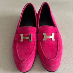 Very Good Preloved Condition. Bright Pink Suede Leather With Silver Logo. Runs True Size. Very Soft And Comfortable. Couple Small Scratches On Inside Part Of The Shoe. No Box Or Dust Bags Silver Logo, Pink Suede, Bright Pink, Flat Shoes Women, Suede Leather, Loafer Flats, Dust Bag, Loafers, Women Shoes