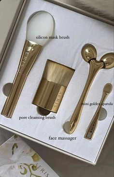 Types Of Makeup Brushes, Koleksi Makeup, 2022 Makeup, Makeup Contouring, Alat Makeup, Seni Pop, Beauty Finds, Types Of Makeup