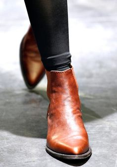 boots boots boots Mode Shoes, Bohol, Junya Watanabe, Shoe Fits, Looks Chic, Crazy Shoes, Shoe Obsession, Looks Style, Mode Inspiration