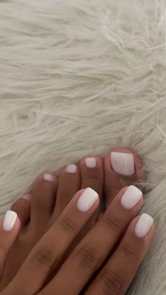 #gelnails Summer Natural Nail Colors, White Gel Toes, Milk White Toes, White Mani Pedi, White Toes Pedicure, Bridal Toe Nails, White Toe Nail, Wedding Toe Nails, White Pedicure