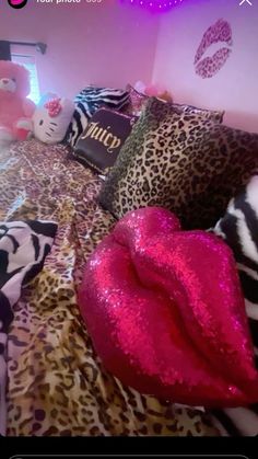 2000s Zebra Print Room, Mcbling Rug, Y2k Maximalist Room, 2000s Trashy Mcbling, 2000 Home Decor, Mc Bling Bedroom, Mcbling Dorm, Mcbling Living Room, Mcbling Room 2000s