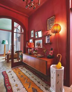 Red Living Room, Plants Ideas, Front House, Best Indoor Plants, Red Rooms, Red Interior, Red Walls, Front Room, Home N Decor