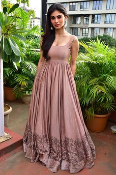 Goun Pic Design, Nusrat Faria, Mouni Roy Dresses, Moni Roy, Long Gown Design, Mouni Roy, Long Gown Dress, Long Dress Design