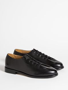 Introducing the Edouard Oxford derby in luxurious Black leather, featuring a light leather sole with rubber inserts for enhanced durability and grip. This one-piece design showcases elegant pinched lacing, exuding sophistication and timeless style. Crafted with meticulous attention to detail, these derbies seamlessly blend classic aesthetics with modern functionality, making them a versatile and refined choice for any occasion.-Black polished leather calf-Black Lightweight leather sole with rubb Black Polish, Loafer Sneakers, Derby Shoes, Showcase Design, Boot Sandals, Leather Material, Timeless Style, Loafer Shoes, Sneaker Boots