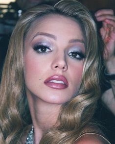 90’s Makeup, 2000s Makeup Looks, Y2k Makeup, Blue Eyeshadow, Prom Makeup, Spice Girls