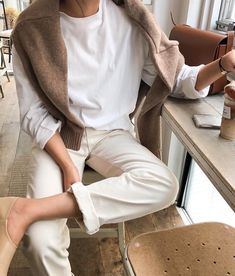 Neutral Spring Outfit, Spring Moodboard, Mom Wardrobe, Look Retro, 2024 Style, Mode Casual, Looks Chic