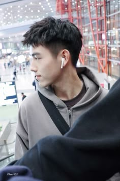 Low Taper Fade Haircut Asian Men, Silver Fringe Haircut Men, Short Mens Haircut Korean, Taper Undercut Men, China Hairstyle Men, Men Hairstyle Short Asian, Hair Undercut Man, Asian Men’s Short Haircut, Undercut Haircuts Men