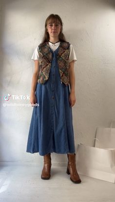 Art Teacher Clothes Aesthetic, Indie Wedding Guest Outfit, Winter Dress Layering Outfit, Miss Frizzle Inspired Outfits, Teacher Elementary Outfit, Art Professor Outfit, Earthy Vintage Outfits, Art Curator Aesthetic Outfits, Ballet Flats Aesthetic Outfit