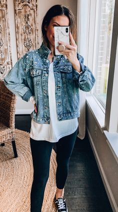 Jean Jacket With Pearls Outfit, Denim Pearl Jacket, Diy Pearl Jacket, Pearl Jean Jacket Outfit, Pearl Jacket Outfit, Diy Pearl Denim Jacket, Diy Pearl Jean Jacket, Pearl Denim Jacket Outfit, Cute Outfit Ideas With Leggings