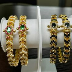 Black Ornaments, Simple Gold Bangle, Cloth Sewing, Kada Bangles, Antique Bangles, Gold Ideas, Gold Bangle Set, Jewelry Designing