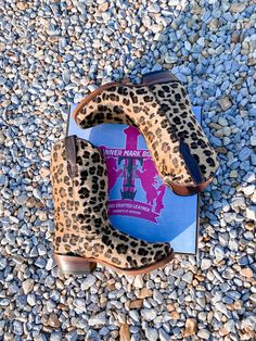 Peinado para niña con estampado de leopardo y puntera roma


 Disponible en tallas de bebé 7 a joven 2. Sparkle Boots, Leopard Print Hair, Leopard Print Boots, Corral Boots, Boot Print, Western Cowboy Boots, Western Boots, Cowboy Boots, Leopard Print